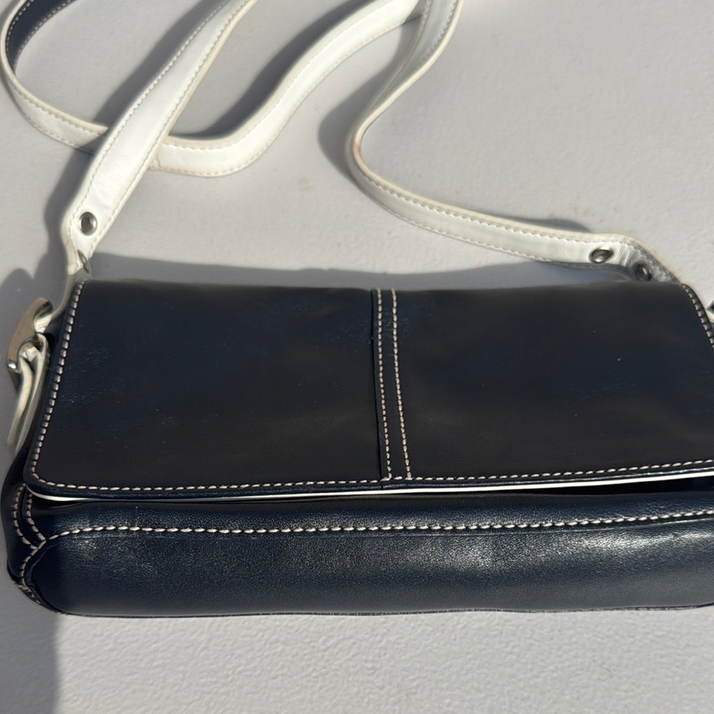 Coach Vintage 2004 Elegant Navy and White Women's Crossbody Bag - Picture 2 of 7